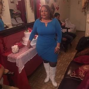 Meet your Posher, Juanita